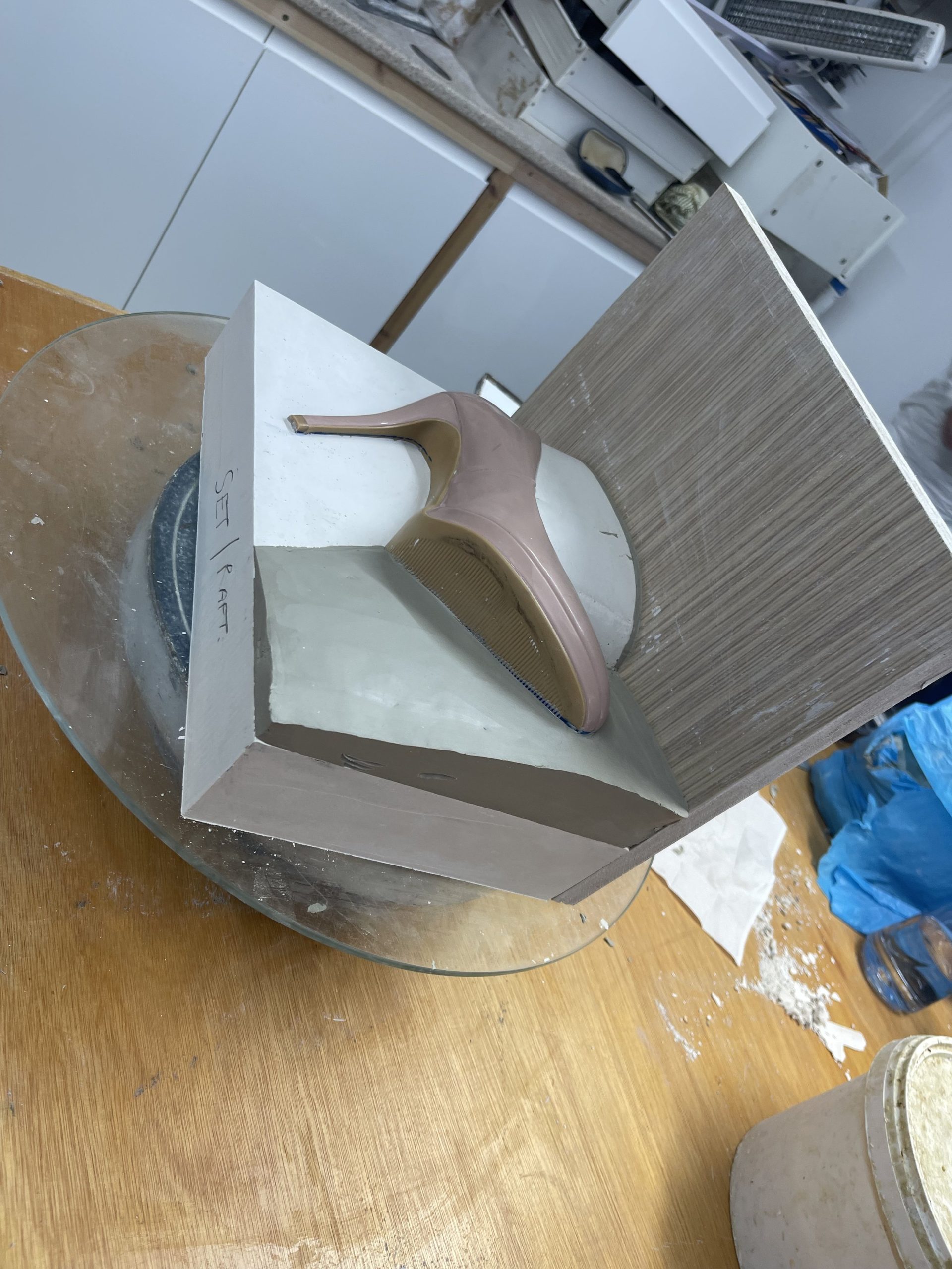 Assembling the side ready for plaster. 