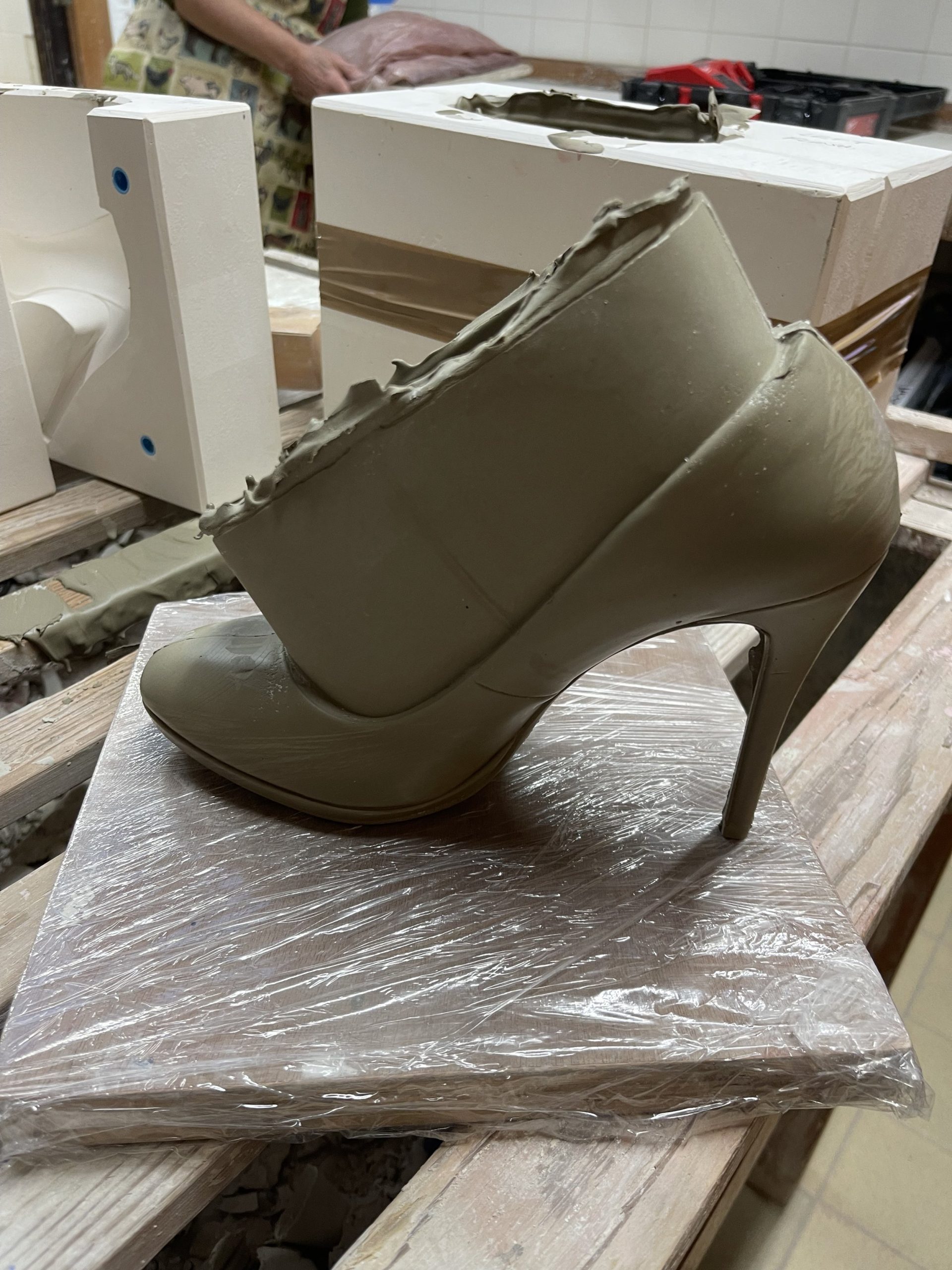  Slip cast shoe  