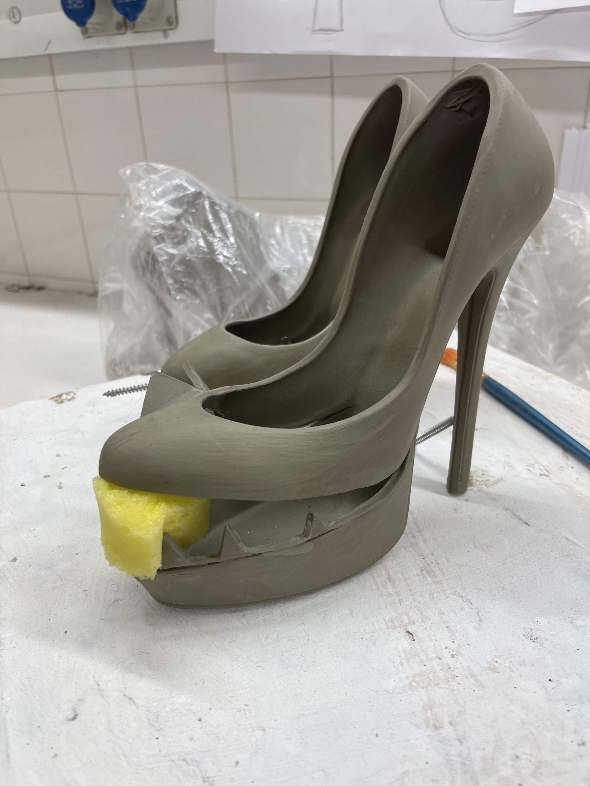  Allowing the form to dry 