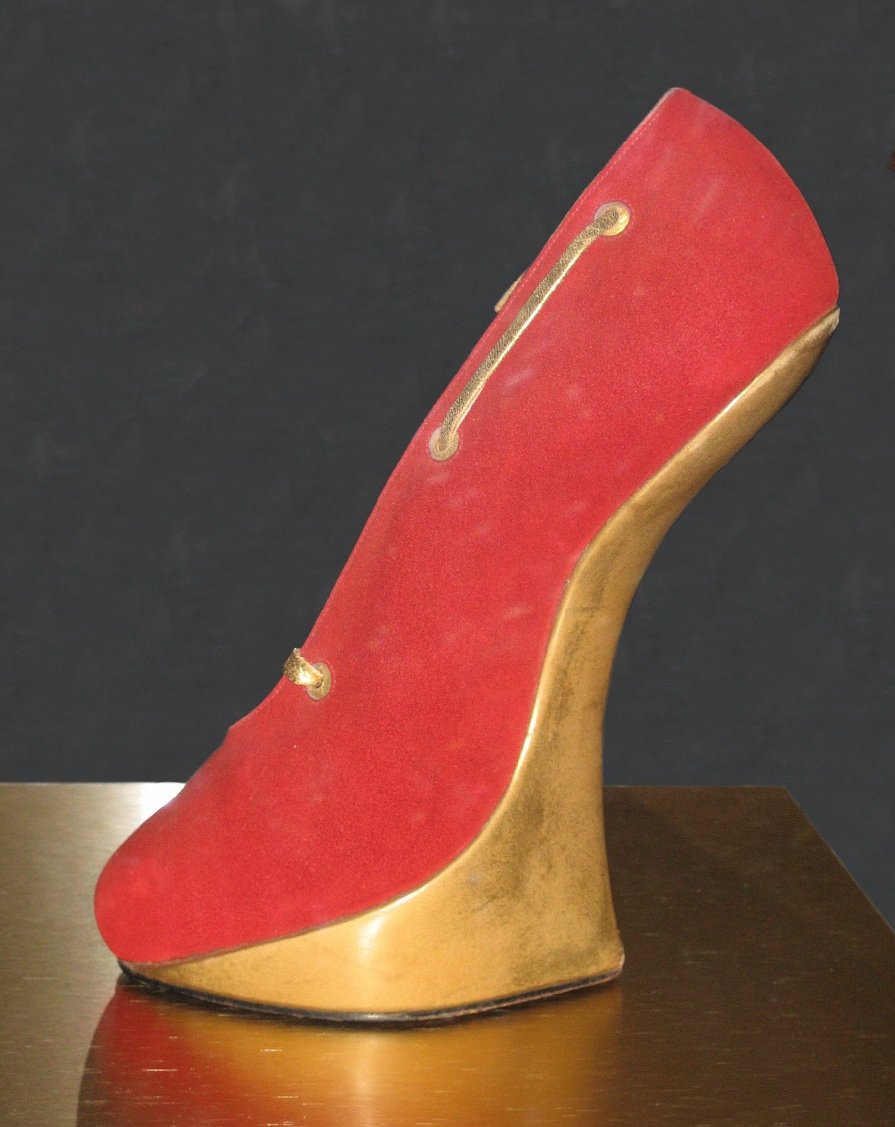  Perugia’s heels shoe. 